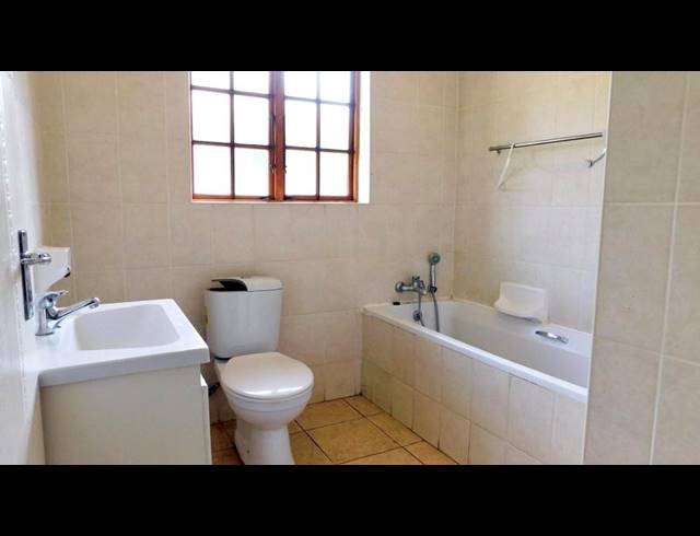 3 BEDROOM TOWNHOUSE FOR SALE IN LINCOLN MEADE